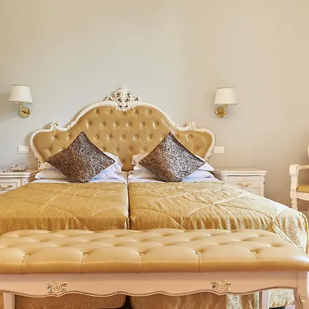 Royal Ξενοδοχείο 4*