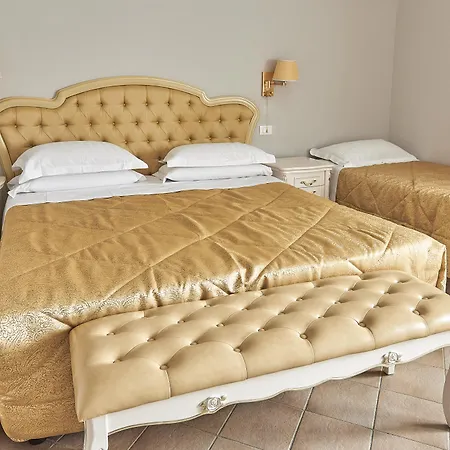 Royal Ξενοδοχείο 4*