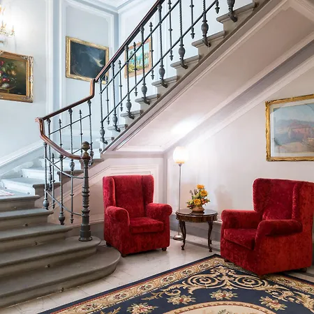 Royal Ξενοδοχείο 4*