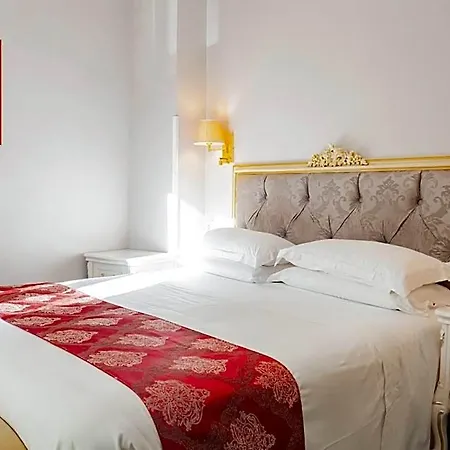 Royal Hotel